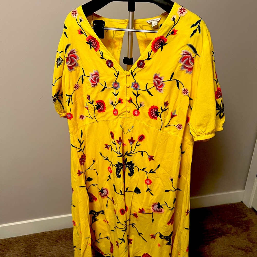 Beautiful yellow dress by Monsoon